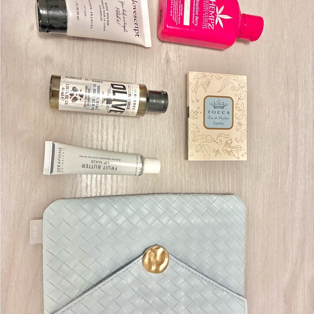 Travel Ready Body!! All inclusive travel bag includes scrub, wash, moisturizer
